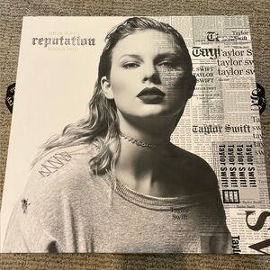 Taylor Swift Reputation Stadium Tour Box
